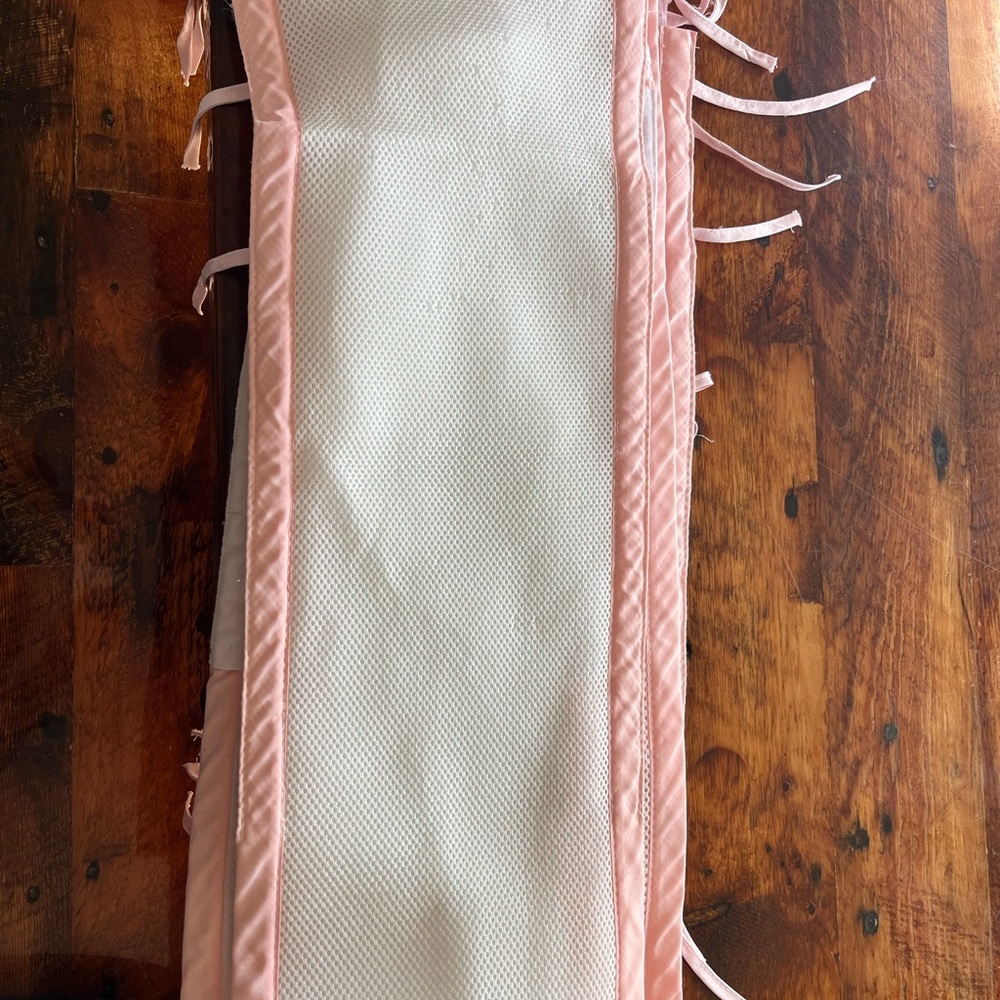 Crib bumper, soft fabric mesh